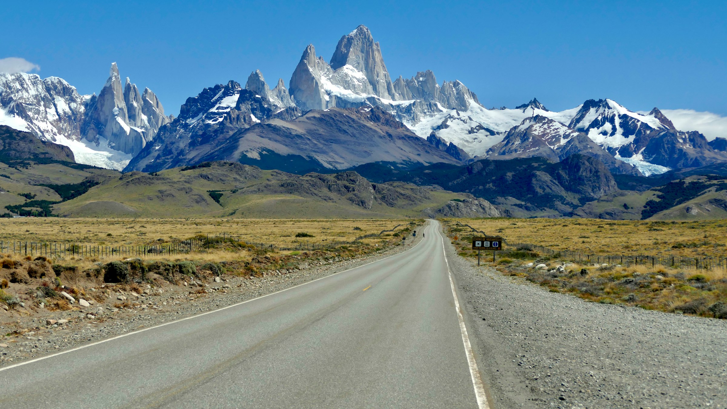 Road toward Fitz Roy near El Calafate in Argentine Patagonia